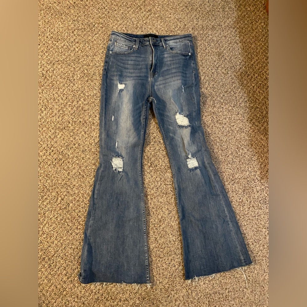 NWOTRisen Medium Wash High Rise Distressed Flares